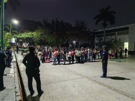 M Xico La Polic A De M Xico Encuentra A Migrantes En Un Cami N