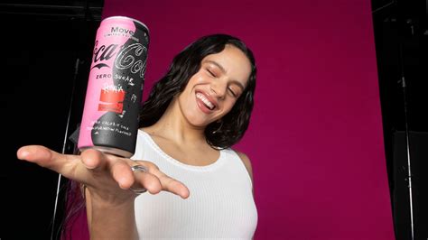 Coca Cola Se Alía Con Rosalía Para Crear Una Bebida De Edición Limitada