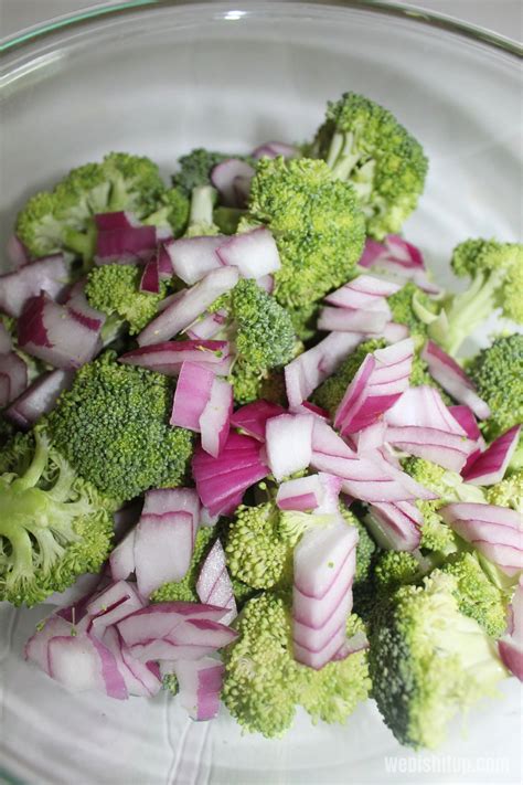 Easy Broccoli Salad With Raisins and Nuts Broccoli Salad With Raisins