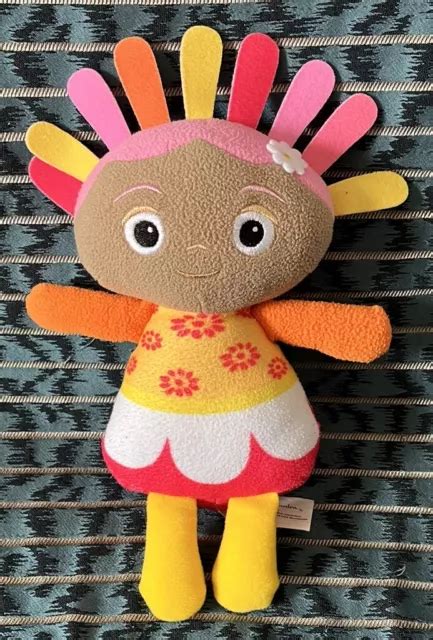 In The Night Garden Upsy Daisy Talking Doll Toy Cbeebies