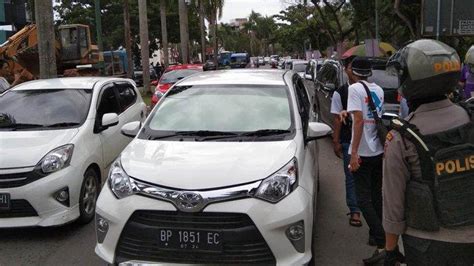 Ini Curhatan Sopir Taksi Konvensional Rezeki Tergerus Kecanggihan