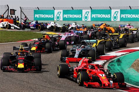 バトル促進のため2019年にf1燃料制限が引き上げ。新世代パワーユニットの規則は5月中に確定へ F1 Autosport Web