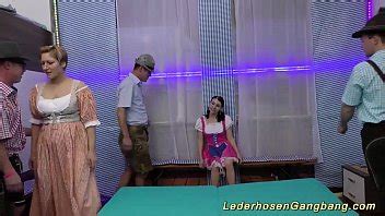 extrema lederhosen gangbang orgía XVIDEOS