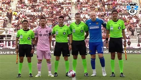 Árbitro Mario Escobar se reencontró con Messi en la Leagues Cup