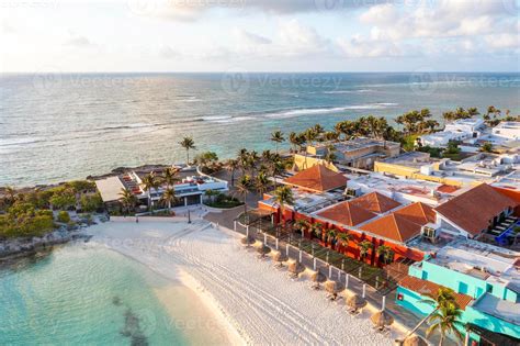 Magical sunrise view overt the Caribbean sea. 5089472 Stock Photo at