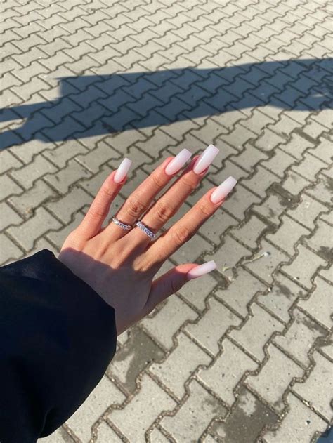 Pin by 𝔗𝔞𝔪𝔦𝔞 on Aes Nails Kylie nails Gel nails Pretty acrylic nails