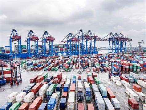 Port Of Hamburg 德国政府批准中远海运集团收购汉堡港口与物流股份公司tollerort“福地”集装箱码头少数股权