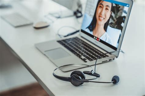 Vídeo chamada on line do serviço de telemedicina para médico para