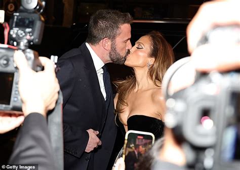 Jennifer Lopez Sings About Very Raunchy Sex Life With Ben Affleck In