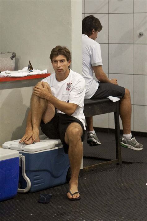 MONTE AZUL SP X CORINTHIANS SP Tcheco e Paulo André de costas nos