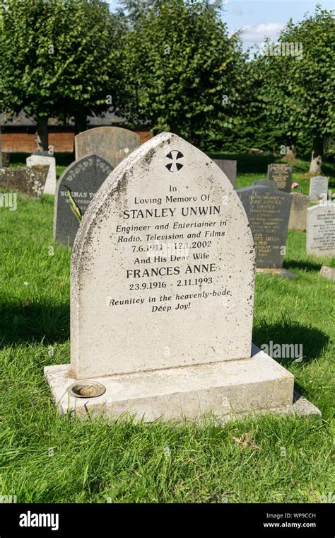 The Grave Of Stanley Unwin Comedian Actor And Comic Writer Famous