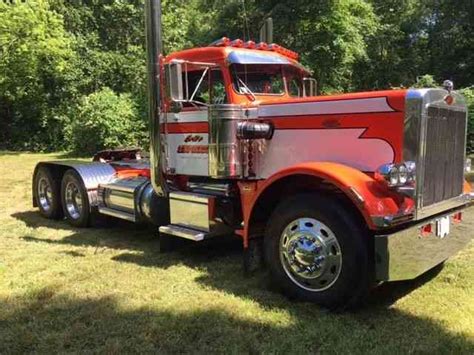 Peterbilt 359 1968 Daycab Semi Trucks