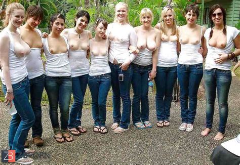 Women In Groups ZB Porn