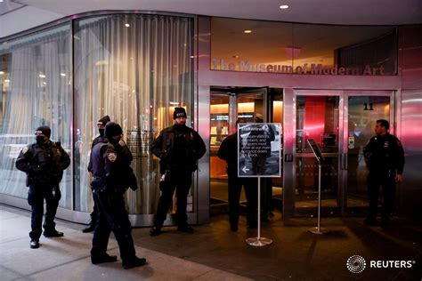 Corinneperkins On Twitter Members Of The Nypd Gather At The Entrance