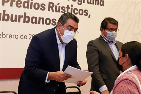 Entrega Gobernador C Spedes T Tulos De Propiedad A Escuelas De