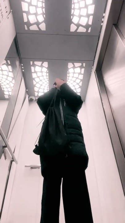 Как красиво горит кнопка в лифте 🌹 🌸🌷🦜 - YouTube