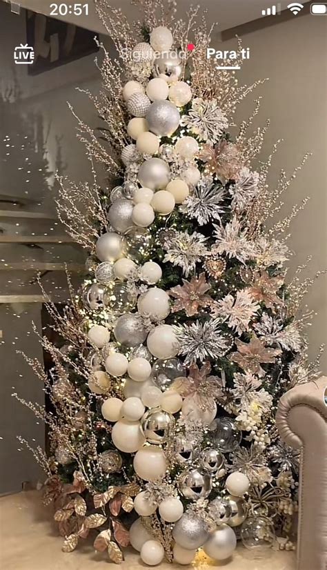 40 Best Christmas Tree Themes That Will Wow Your Guests Elegant