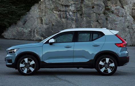 Xc40 Momentum Exterior Volvo Cars Global Media Newsroom