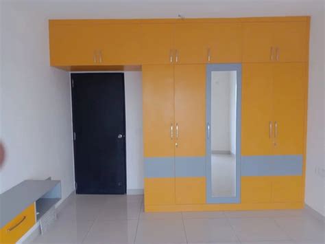 Door Yellow Plywood Modular Wardrobe With Mirror With Locker At Rs