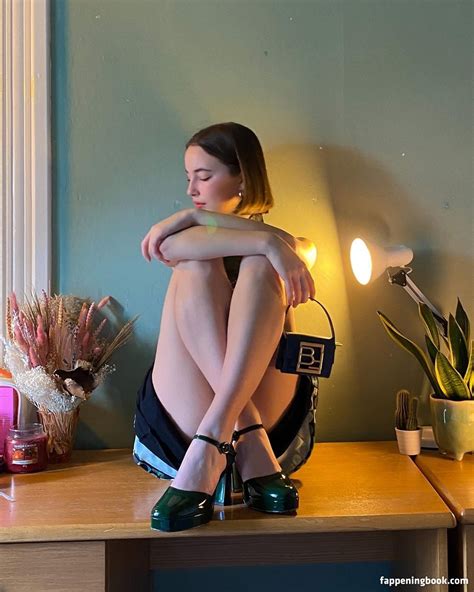 Amelie Manzoli Nude OnlyFans Leaks Fappening Page FappeningBook