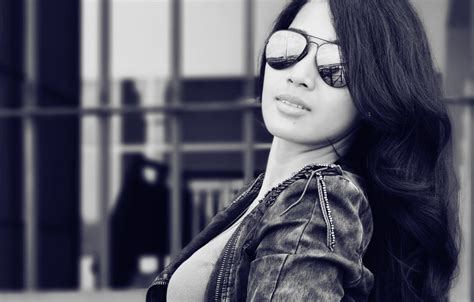 Wallpaper sexy brunette glasses for mobile and desktop section стиль resolution 2560x1600