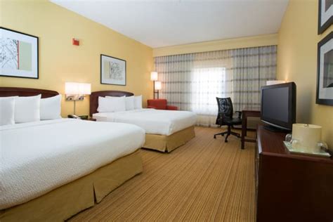 COURTYARD BY MARRIOTT ROSEVILLE - 126 Photos & 98 Reviews - 1920 Taylor ...