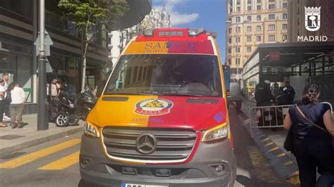 Herido Grave Un Motorista Al Chocar Contra Un VTC En El Paseo Del Prado