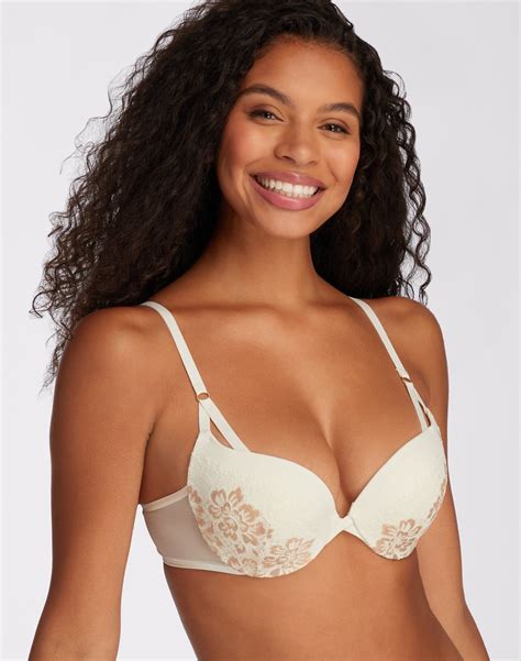 Our Most Uplifting Style Designed With Wonderbra® Technology Plunging