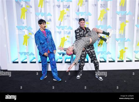 The 2022 MTV VMAs Arrivals PICTURED Anthony Kiedis Flea And Chad Smith Red Hot Chili Peppers