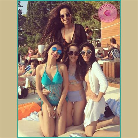 Hot Sexy Amrita Puri Bikini Pics