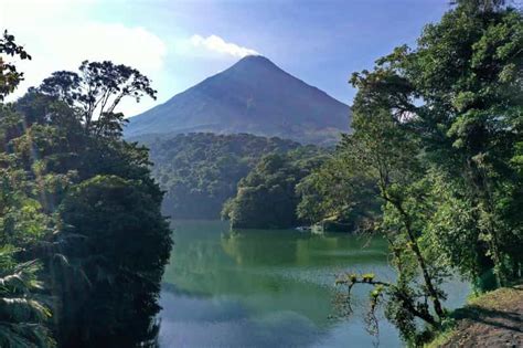 La Fortuna Tour Matutino Por El Volcán Arenal Almuerzo Y Aguas