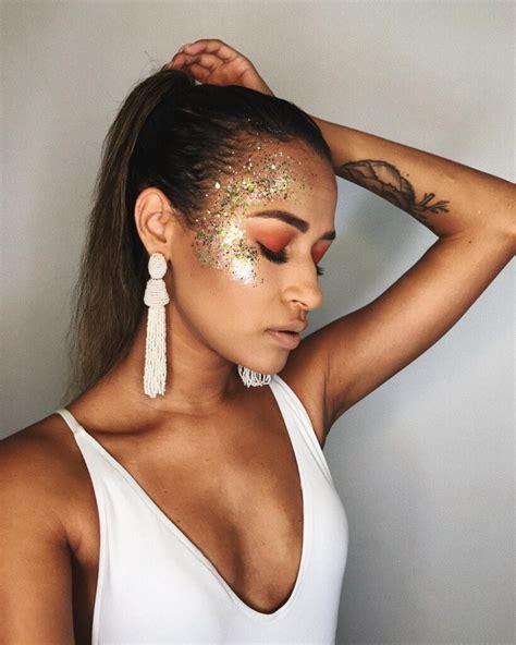 Épinglé sur MAQUIAGEM GLITTER PARA O CARNAVAL