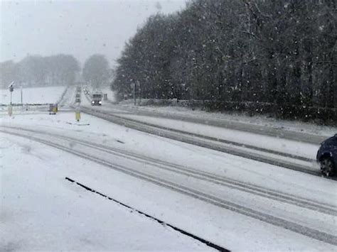 Snowfall Causes Derbyshire Road Closures Derbyshire Live