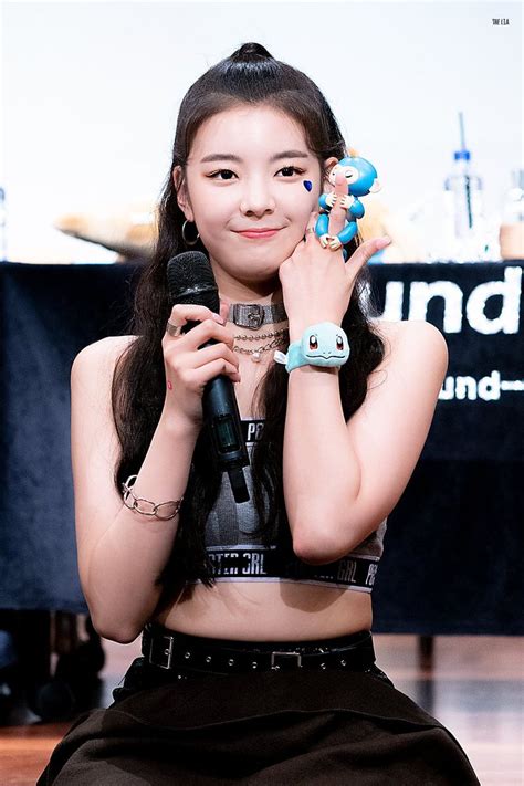 The Lia Unicorn On Twitter Itzy Lia Korean Girl Groups