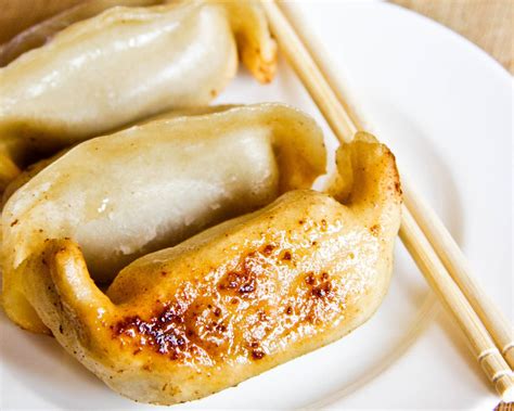 Essential Shanghai Street Food: 14 Must-Eat Dishes