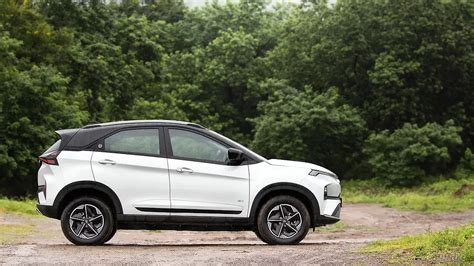 Nexon EV Right Side View Image, Nexon EV Photos in India - CarWale