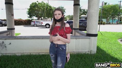 Hot Bitch Jessae Rosae Gets Shagged On A Backseat Photos