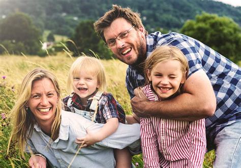 Happy Family Images | Free Photos, HD Backgrounds, PNGs, Vectors