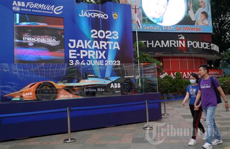 Replika Mobil Formula E Kembali Dipajang Di Bundaran HI Foto 5