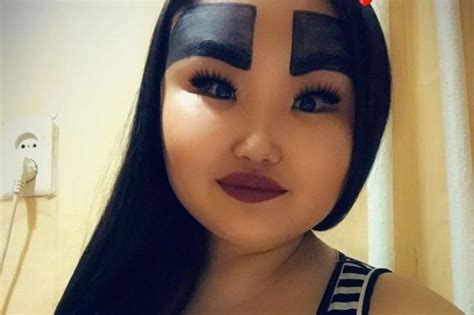 Woman Famous For Her Huge Eyebrows Looks Unrecognisable Without Them