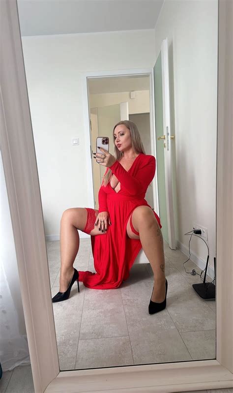 Blonde MilfAnna Blonde Anna Nude OnlyFans Leaks 5 Photos TubeZZZ Porn Photos