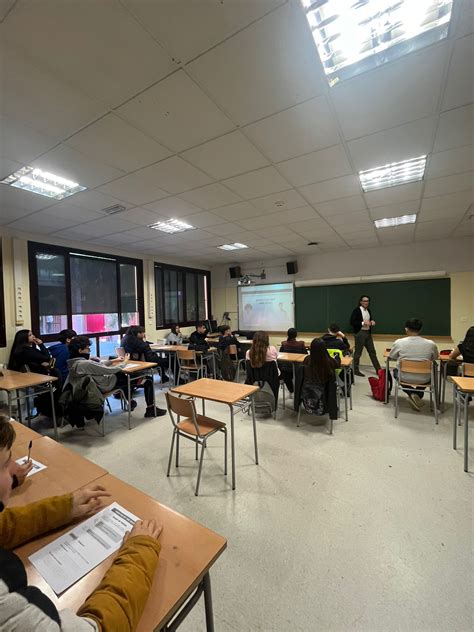 Tallers Efec economia a 4t ESO Institut Miquel Martí i Pol