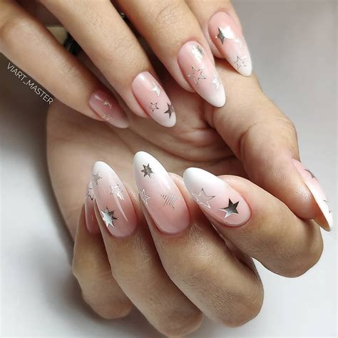 Soft nude pink with white ombre and silver stars Uñas hippie Uña decoradas Uñas