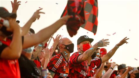 Music fans complain about rising ticket prices for concerts in az