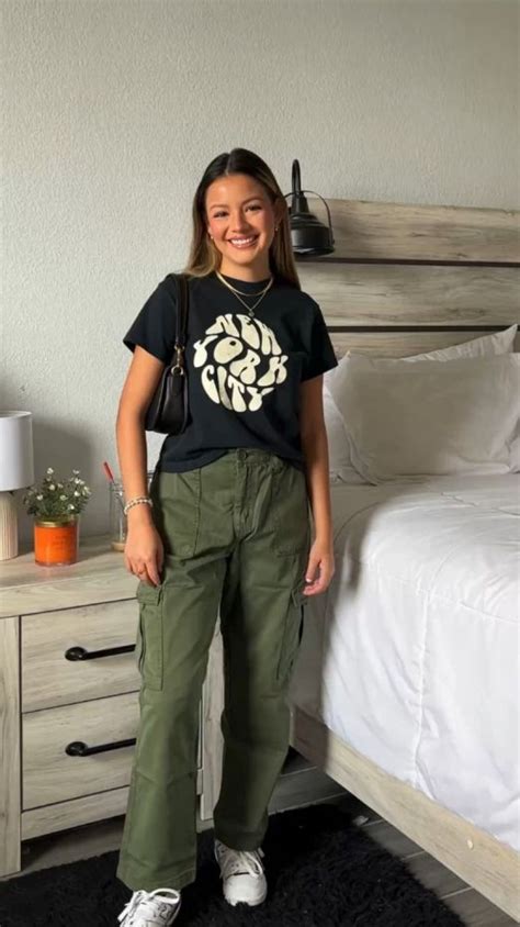 Green Cargo Pants Outfit Ideas