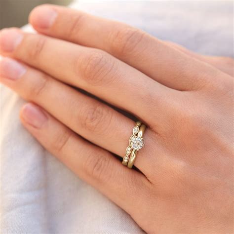 Elegant Wedding and Engagement Rings in Gold | KLENOTA