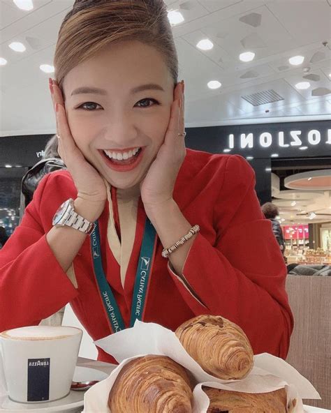 國泰空姐 cathay flight attendantおしゃれまとめの人気アイデアPinterestKk chan Ca 美人