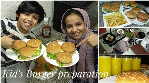 Burgerkids Burger Preparationkids In The Kitchenchicken Burger