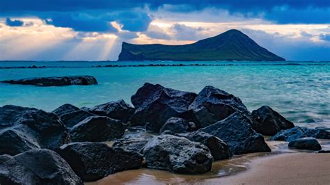 This Calm, Clear Watered And Lesser-Known Hawaiian Beach Is Beyond ...