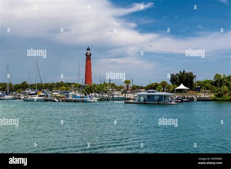 Marina beach lighthouse hi-res stock photography and images - Alamy